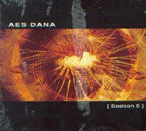 Aes Dana: Season 5, Coverabbildung